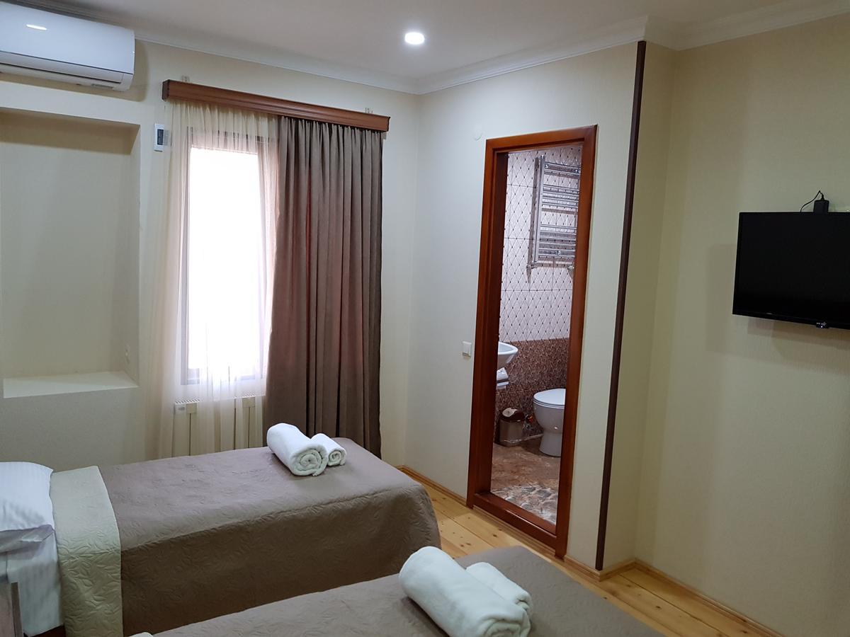Hotel Villa Kutaiszi Kültér fotó