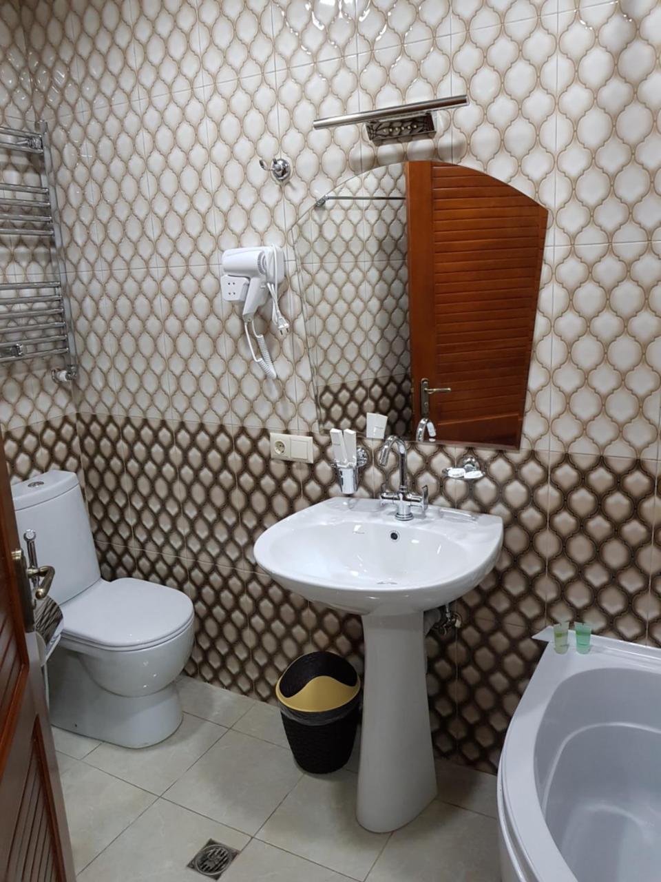 Hotel Villa Kutaiszi Kültér fotó
